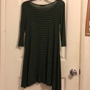 Socialite Dresses - Green and black striped t-shirt dress 🌟 Socialite Dresses - Green and black striped t-shirt dress 🌟